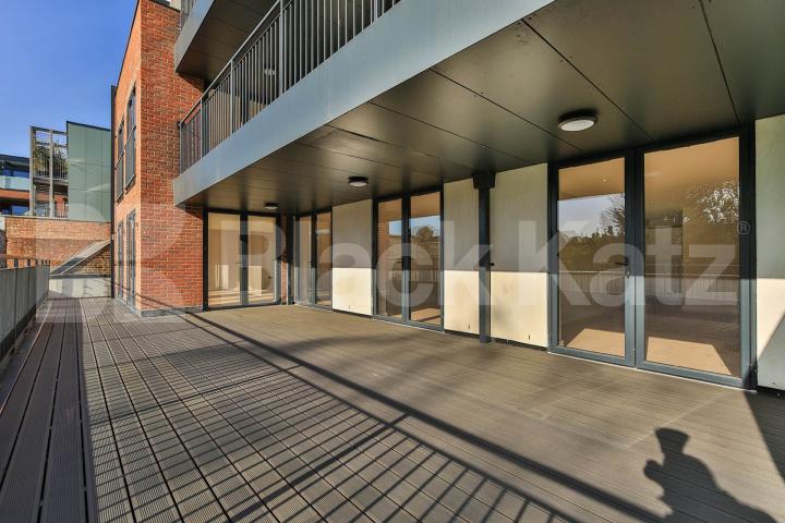 1326sqft 3 bed 3 bath apartment with a huge roof terrace  Tottenham Lane, Crouch End